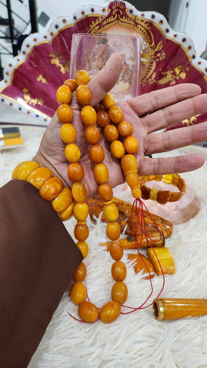 نعتذر هذه الفترة عن النشر
بسبب وضعي الصحي 
         🍁 هواية الملوك 🍁
سبحتين من الكهرب الألماني الشجري 
القديم واحدة كهرب ألماني قصة مصرية بوزن ٨٠ اغرام ٣٥ حبة الشاهد استندر كركوشة ذهب مطعمة بحبات الكهرب وفواصل ذهب حوالي ١٠ اغرام ☆الثانية ٩٥ اغرام ٣٥ حبة  الشاهد ٣ قطع قياس الحبة ٢٠ في ١٥
     الاستفسار العراق أربيل
 (***********  او *********** )

