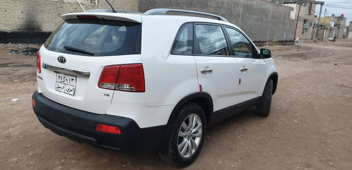 كيا سورنتو موديل 2012
خليجي فول عدا البصمة 
بانوراما 
6 سلندر 3500 محرك 
7 راكب 
مكفولة من الصبغ تماما 
ضمان محرك وكير 
مري شفط 
كشنات جلد 
حساسات خلفية 
كاميرا خلفية 
شاشة كبيرة 
تدفئة تبريد 
رقم اربيل وعندي وكالة حق البيع النجف, العراق


**إذا كنت صاحب هذا الإعلان وتريد حذفه لأي سبب، رجاءا أرسل رسالة إلى الدعم الفني**