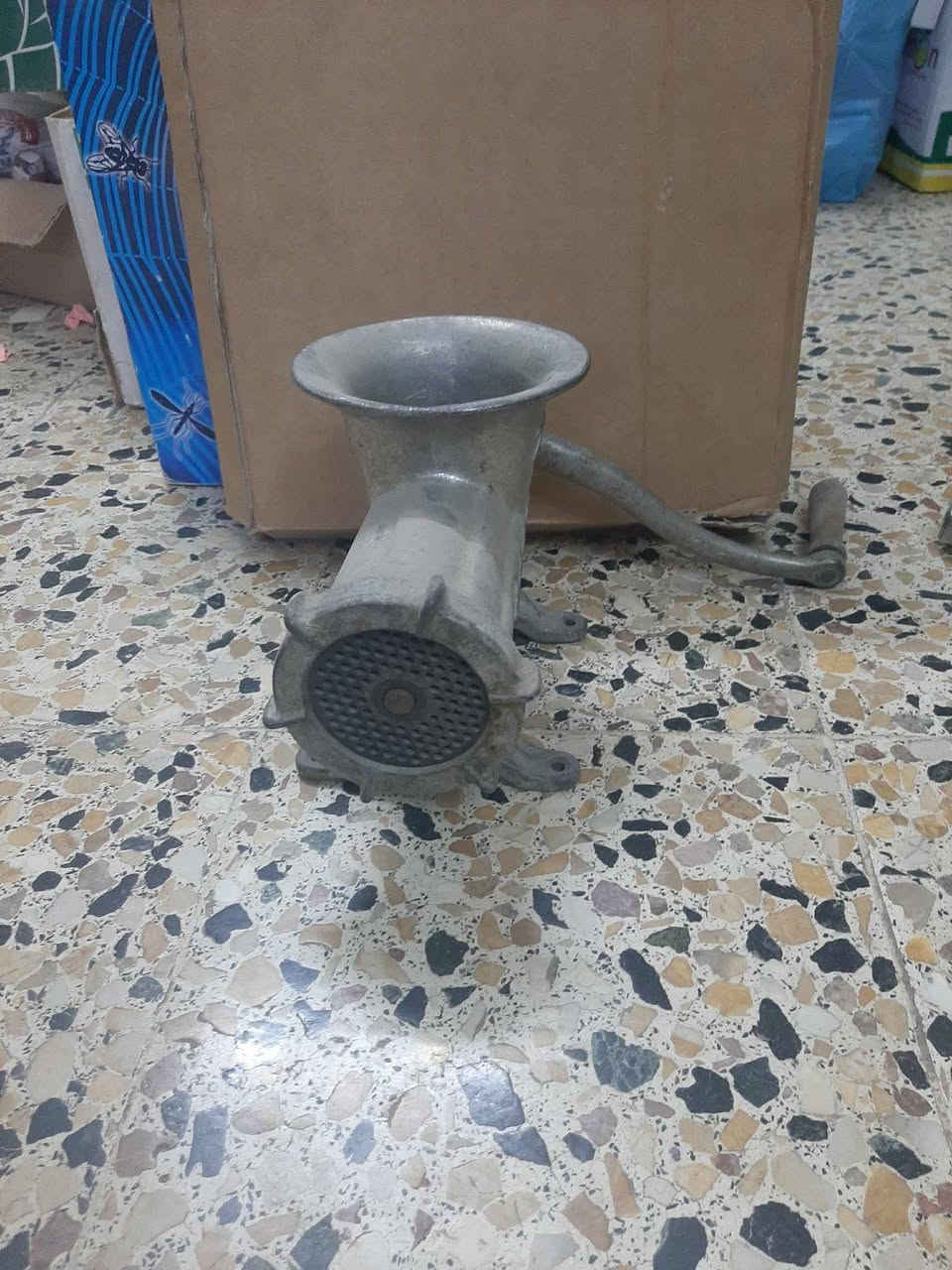 مثرامة يدوية قديمة اصلية حجم كبير السعر ٢٠ الف.
عنوان حي الصديق


**إذا كنت صاحب هذا الإعلان وتريد حذفه لأي سبب، رجاءا أرسل رسالة إلى الدعم الفني**