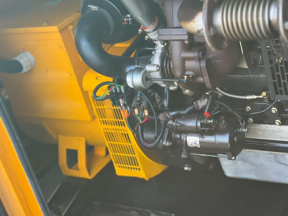 تحيه طيبه
مولد بيركنز 3بستم سوبر إنكليزي الأصلي 🇬🇧
القدره   50kv 
نوع التوليد لوري سومر فرنسي 🇫🇷
كاتم نسبه 85‎%‎100
المولد مشروط من التنقيص والبخار شرط الحمل
مع سستم برودكشن كامل للحمايه 
وإطفاء وتشغيل ذاتي 
للاستفسار 
***********
