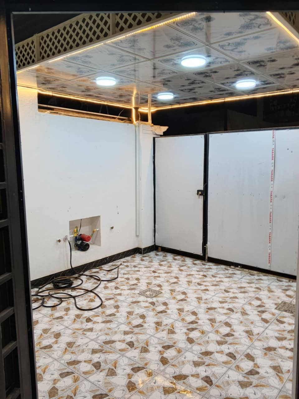 على بركة الله
مشتمل للبيع يباع على المصرف العقاري
مساحة ١٢٥ متر
بناء ملكي حديث
طابق ونص  غرفتين نوم
البيت فول
منطقة كاملة خدمات من تبليط
مجاري ومدارس أسواق  قرب جامع بر الوالدين  الشهداء ٨٠٠٠
يباع على المصرف العقاري
للاستفسار مراسلة صفحتنا فقط
الوحيد للعقار


**إذا كنت صاحب هذا الإعلان وتريد حذفه لأي سبب، رجاءا أرسل رسالة إلى الدعم الفني**