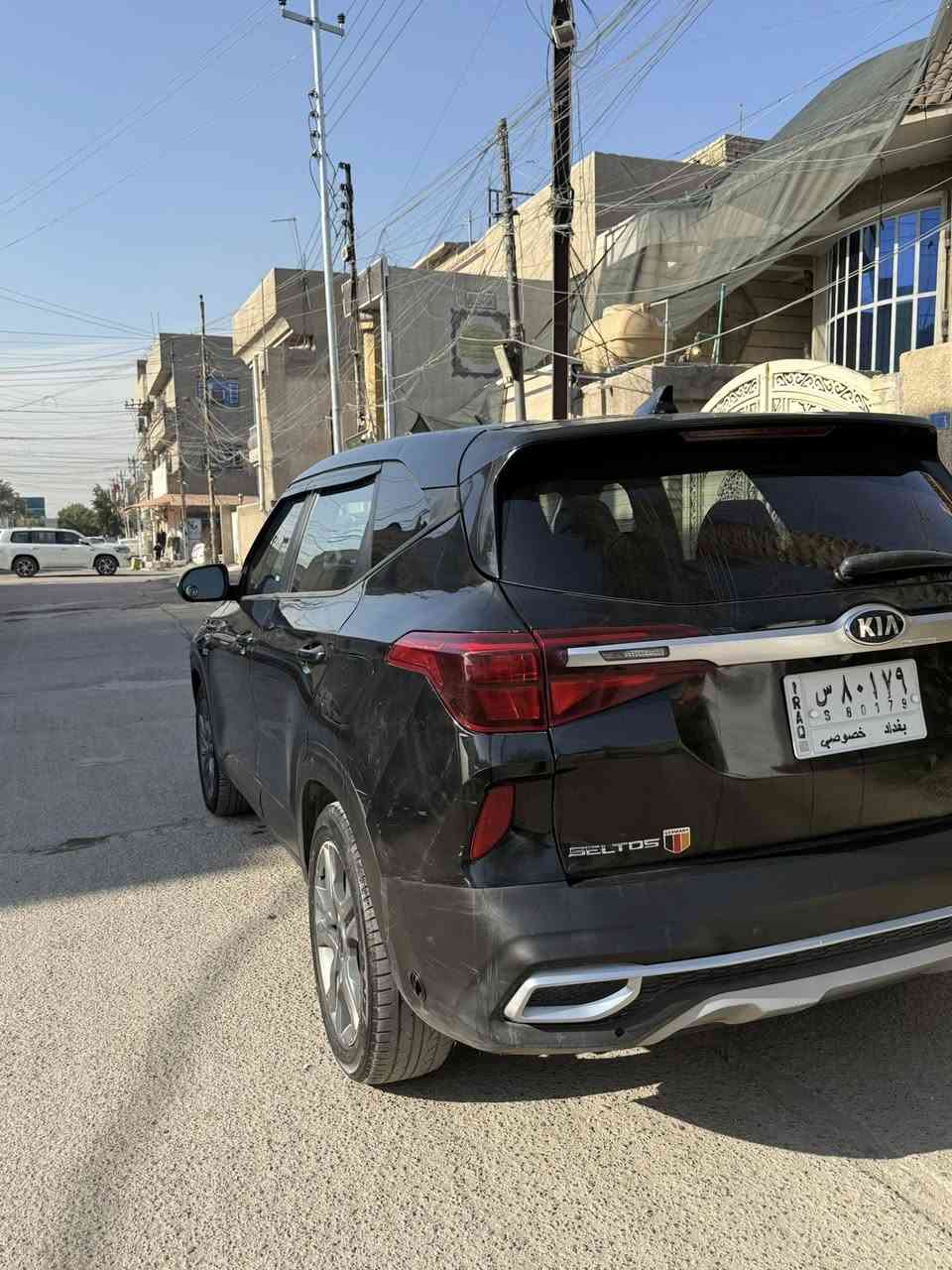 السلام عليكم
كيا سيليتوس 2021 وارد أمريكي 
محرك2000 دوش السيارة عليها منضومة غاز تانكي60L
بصمه تشغيل عن بعد ونضام ترحيم من تتقرب تفتح السيارة تبتعد تقفل 
شاشة كامرة دوارة 
3انضمة قيادة(ECO-NORMAL-SPORT)
كروس سرعة
 شاشة اعطال
دفع رباعي
نضام تثبيت بالمنحدرات 
حادث السيارة موضح بالمنشور
السعر:145 وبيها مجال حك الجية
رقم الهاتف:*********** -***********
العنوان:بغداد المشتل
