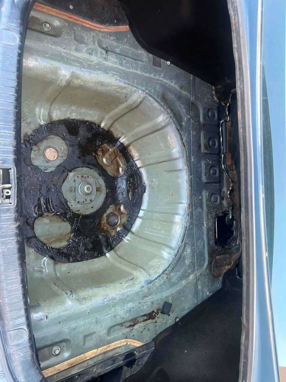 سوناتا لمتت رقم بغداد صبغ عام كير محرك تبريت كولهن جاهزماتصرف عليهه دينار محرك 6V سعر 90بي مجال قليل ***********
