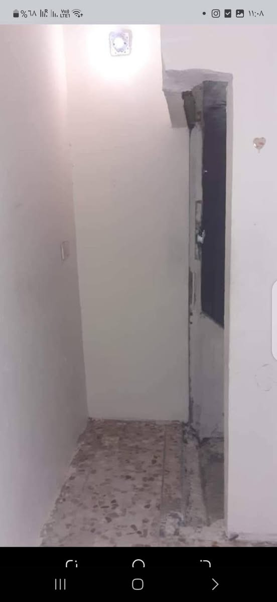 السلام عليكم  طابق ثاني معزول للايجار في  الاعظميه راغبه خاتون سوك الكم فرع اصباغ تابكو   يحتوي على صاله وغرفه نوم ومطبخ وخدمات ومنور وسطح  
الإيجار      350 
***********
***********
