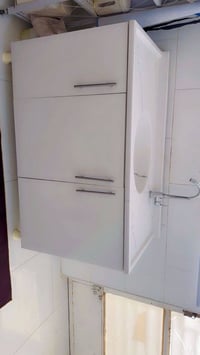 كاونتر نظيف جدا للبيع  ٣ أمتار  خشب  ومرمر  سعر البيع ٣٢٥ الاتصال  ٠٧٧...