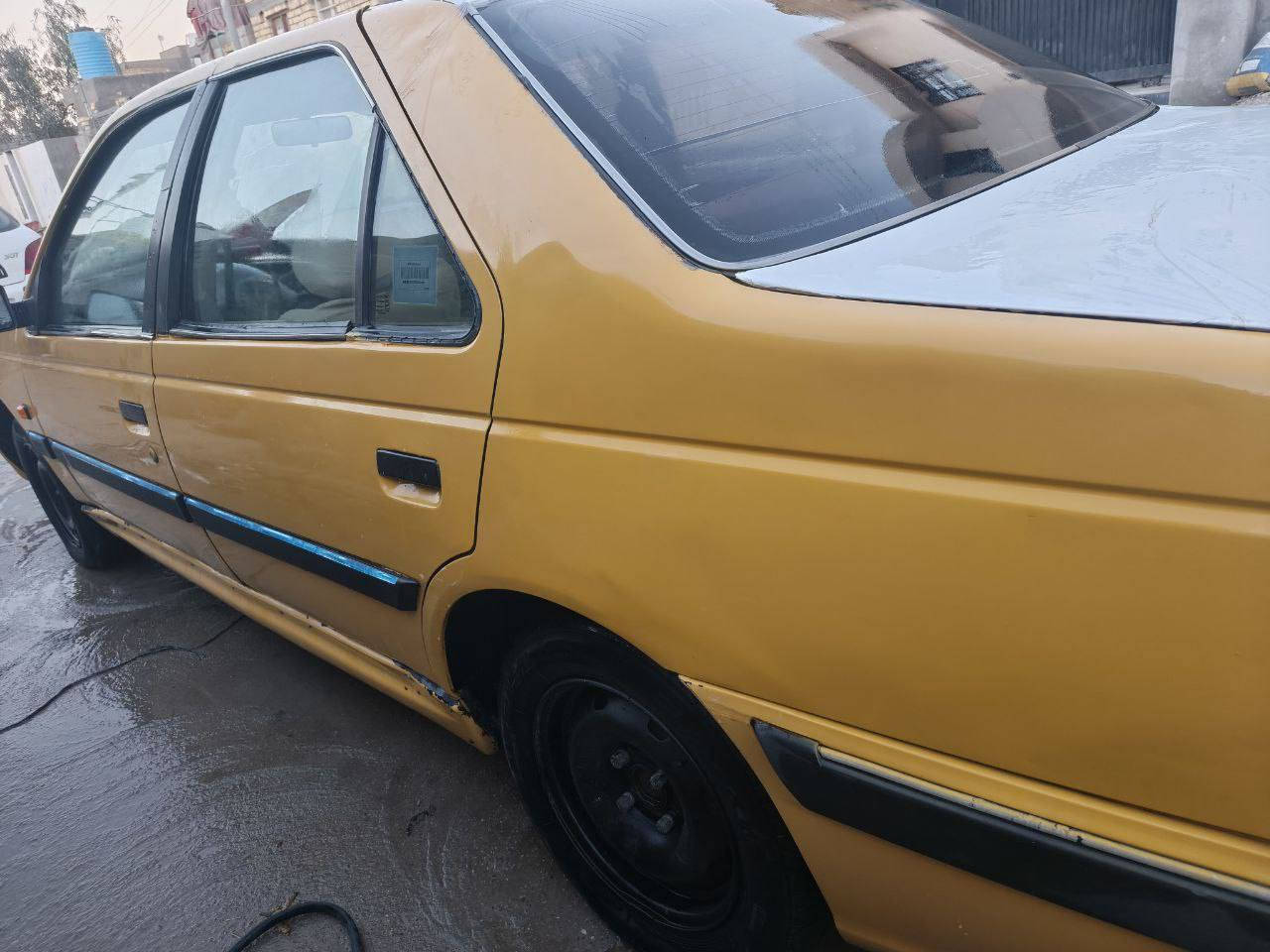 السلام عليكم.. للبيع بيجو بارس موديل 2013 رقم بصرة وراعيها موجود بالبصرة ومكان السيارة حالياً بالناصرية .. السيارة مصورة اليوم وكدام عينك لا ضربة ولا تبديل وبيهه تصليحات خياسات كلش بسيطة.. الكير والمكينة كلش حلوات ونواقص السيارة بسيطة جداً واتصل وأشرحلك كل التفاصيل والنواقص.. السعر 27 ورقة وتستلمها مصفرة وجاهزة والخط والبحث بيدك، وإذا تريد أطيحلك من السعر وأنت تصفرها هم عادي ماكو مشكلة.. ملاحظة: أنا مكلف بالنشر وهذا رقم صاحب السيارة: ***********
