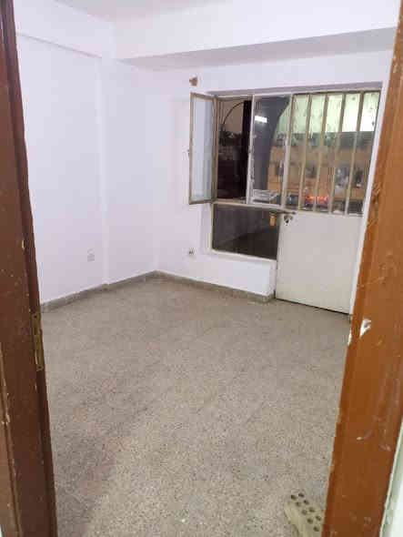 شقه اللايجار 👍
المساحه 90متر ✅
موقع الشقه كراده قرب سيد ادريس ✅
تتكون من غرفتين وصاله مصبوغه صبغ جديد 🍁
طابق ثاني اجارهاا 550قفل بدون تفاوض 
استفسار ***********
