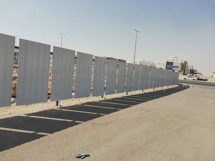 السلام عليكم حداده متنقله داخل النجف والكوفه لعمل كافه أعمال الحداده والصيانه تصليحات سقفيات كيسبان سقف الأسطح والمناور وبانسب الأسعار *********** واتساب موجود
