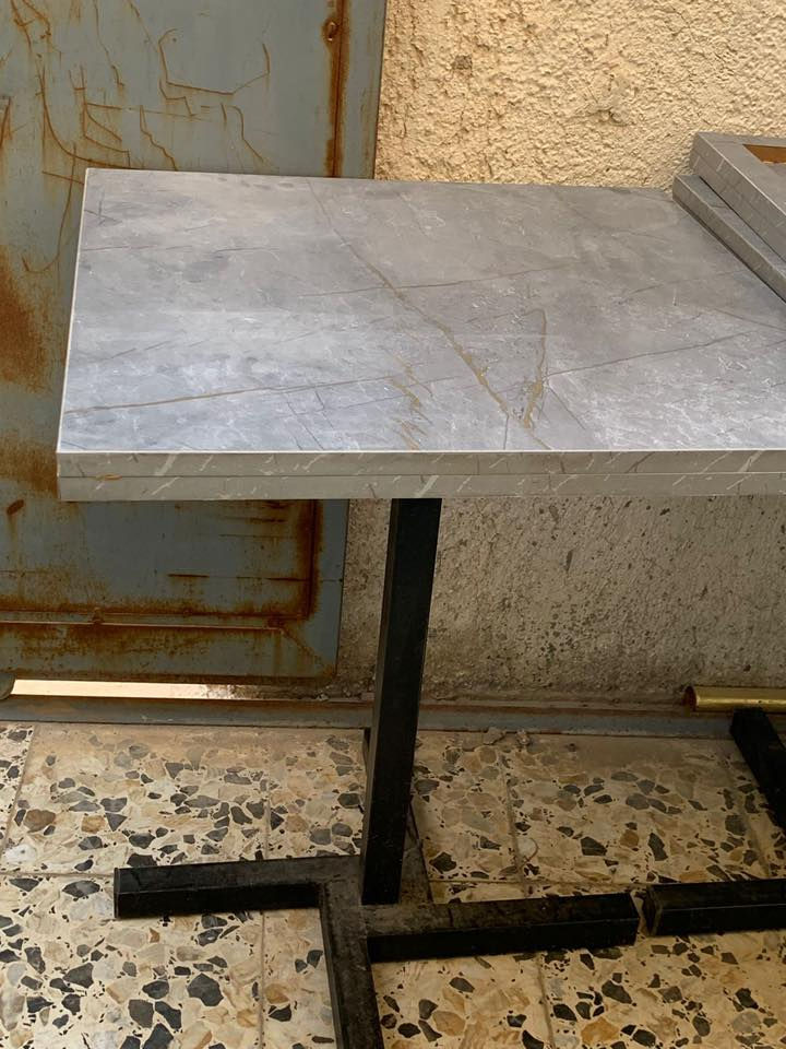 لبيع اغراض مطعم كله جديد استخدام جداا قليل طاولات طعام كبيره وصغار وكراسي وجربايه حديد طابقين وكراسي بقن ٥ قطع ونواعم 
لتواصل واتساب ***********
