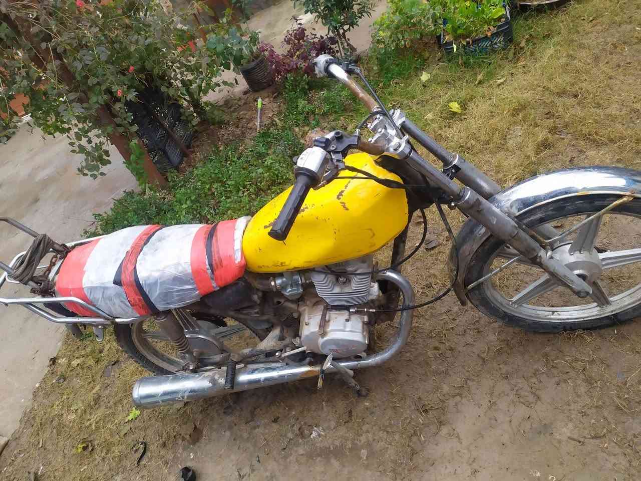 ماطور 5 كير محرك بالشرط سعره 150 وبي مجال شويه مكاني قرب مستشفي النصر ***********
