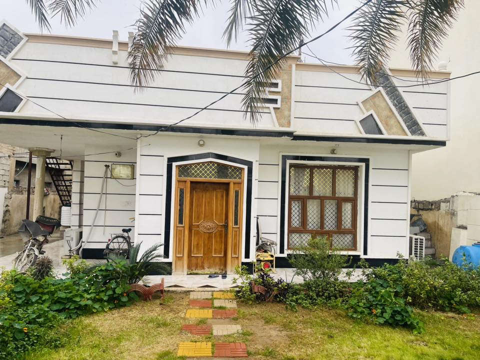 السلام عليكم
دار للبيع بموقع مميز تجاري
للبيع دار بمساحة ٣٧٥ متر في منطقة الحكيم على الشارع العام الرابط بين بغداد وشهربان.

مواصفات الدار:
 • طابقين منفصلين
 • مشتمل متروك خلف البيت
 • موقع مناسب للسكن أو للاستثمار التجاري

للاستفسار أكثر الاتصال على الأرقام التالية:
***********
#***********@
@
