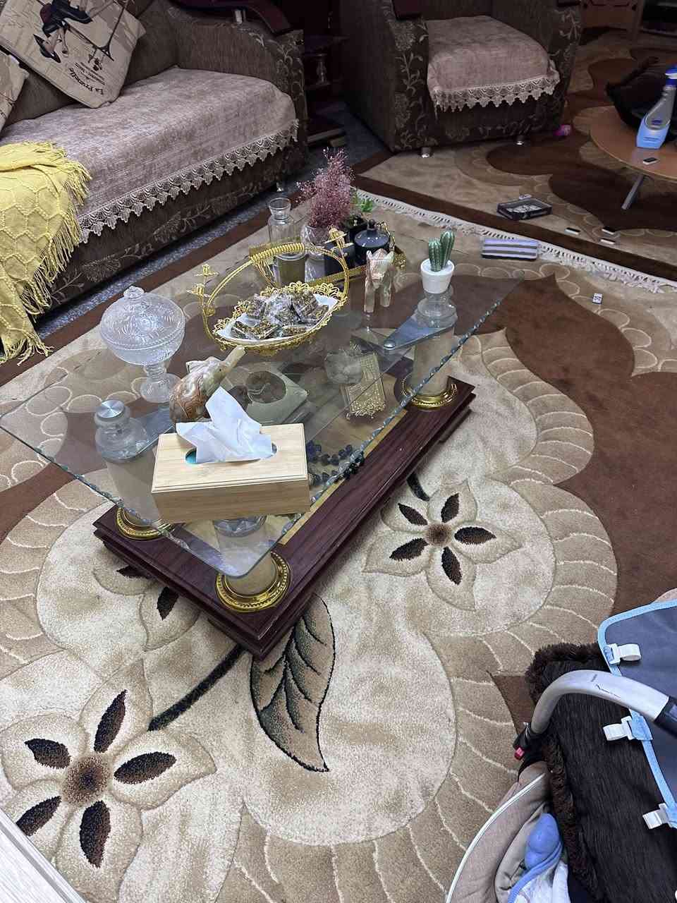 طبلات جام ٤ ووحدة وسطية مابيهم اي ضرر سعرهم ٥٠.. وميز جام وست كراسي مابي اي ضرر سعره ١٠٠ 
المكان السيدية
***********
