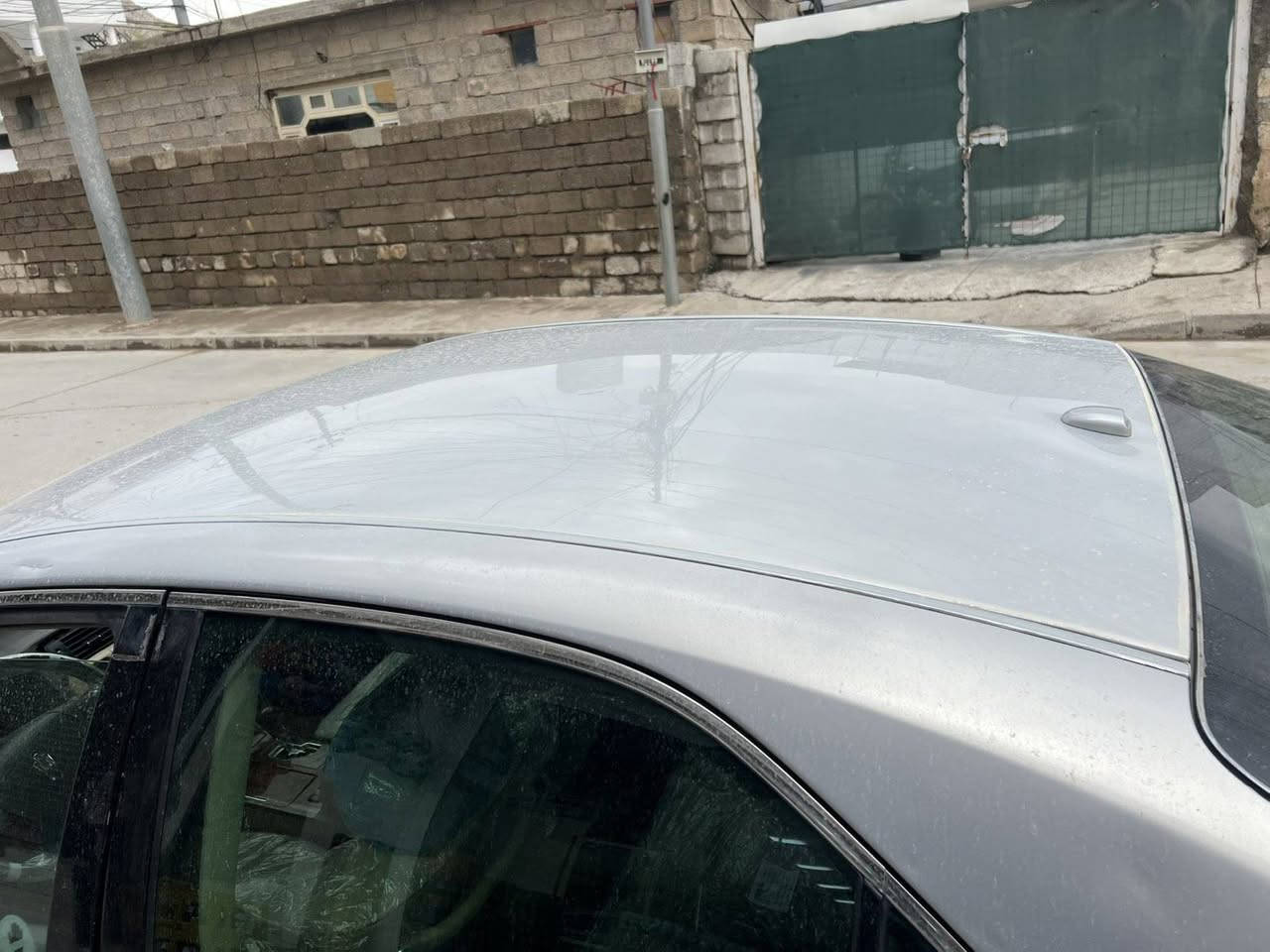 شاهینە بڕاوە 2005 ناوزەرد 182 بەحری 3 دوگمەی پەردە سارد گەرم مەزبوت 
جامی هەڵگیراوە بێ شکاوی و درز 
شوێن موسی تازە بۆیاخ کراوەتەوە 
کامل تایەکانی تازەن سەقفی زۆر جوان 
تەقەو ڕەقەی نیە بێچرکە 
لەمسی شاشەی مەزبوتە 
سەقفو حیزام بەشەرتە شانسی و کەڤەر بەشەرت 
گۆڕینەوەش ئەکەم بە شاهینەو مەلیکە بڕاوە 
لە سەیدسادقە 
0750 129 21 52 وەتس ئەپ و ڤایبەری لەسەرە
