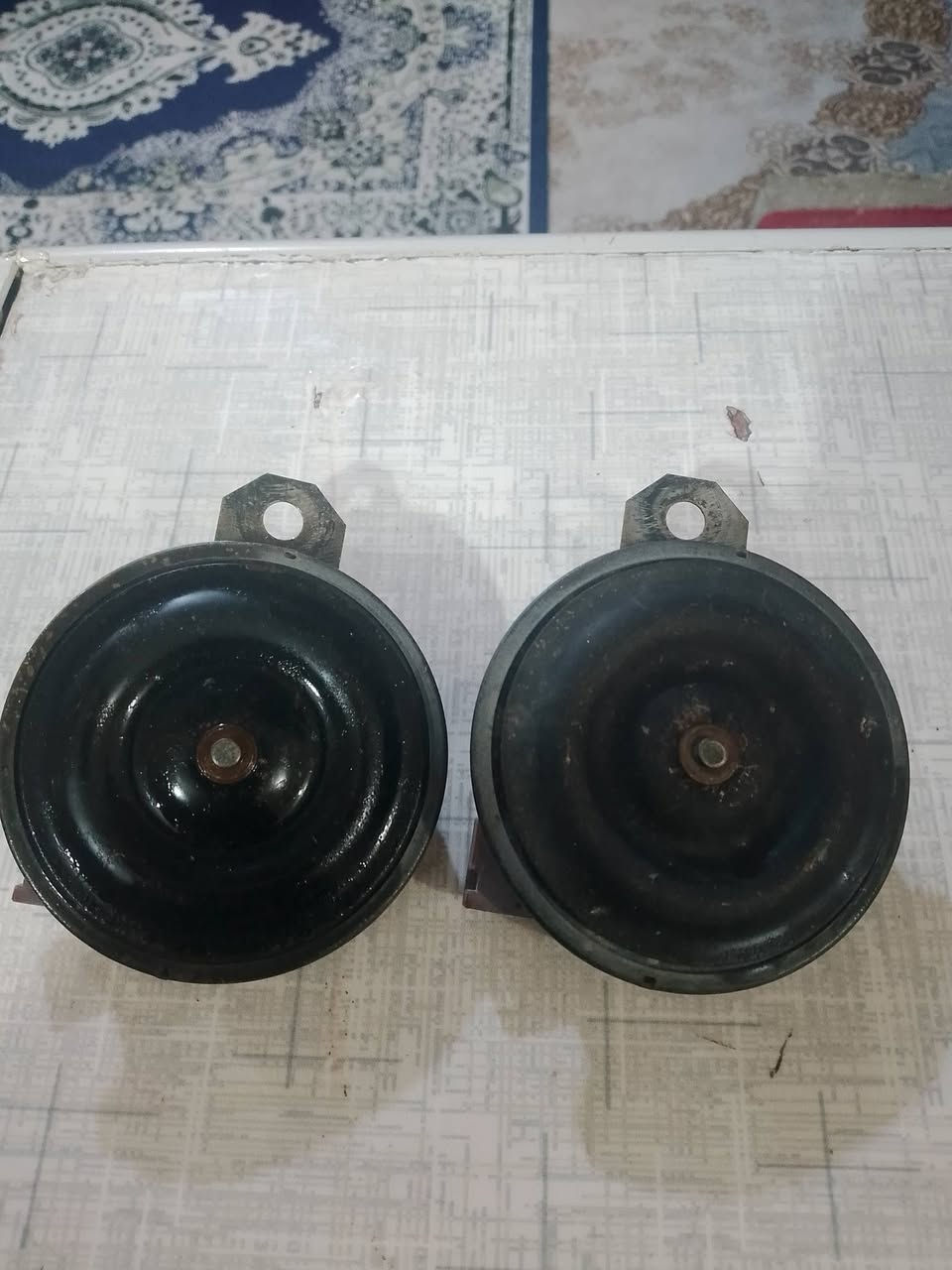 سلام عليكم هورن سيدان فيشه حمره نظيفات السعر 150 وبيهن مجال مكاني النجف  للاستفسار  ***********
