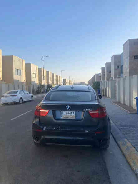 BMW  X6  2009
السعر 110$ 
* المحرك جديد 
*السيارة فول مواصفات (بصمة -دبل تريبو - حساسات امامية وخلفية - اشاير مري -مري وكشنات كهرباء - مقصورة ملكية - بانوراما -ماوس تحكم -ستيرن كهرباء مع تحكم ) 

*السيارة مصبوغة حزام (اخضر غير محدد)  

 ***********

