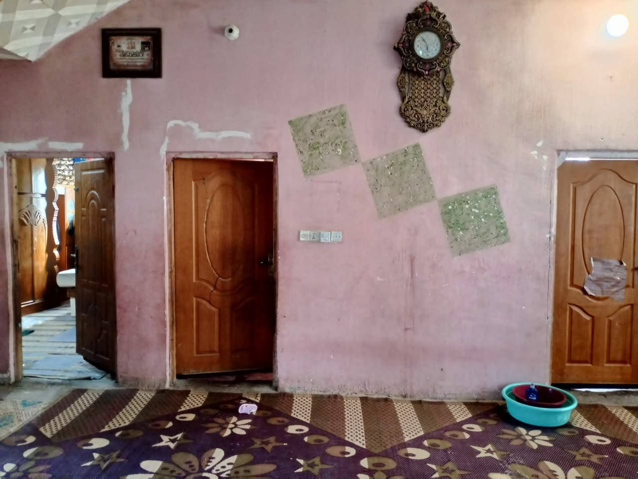 السلام عليكم
بيت  280 تحت البناء صب مسلح خمس غرف صالتين اربع حمامات مضيف 10 م مع مساحة 878 مدارس ماء كهرباء مولد يبعد عن شارع الزوار 700 م وعن الامام 10كم
طريق طوريج كربلاء
السعر 130 وبيه مجال طابو زراعي 25


**إذا كنت صاحب هذا الإعلان وتريد حذفه لأي سبب، رجاءا أرسل رسالة إلى الدعم الفني**