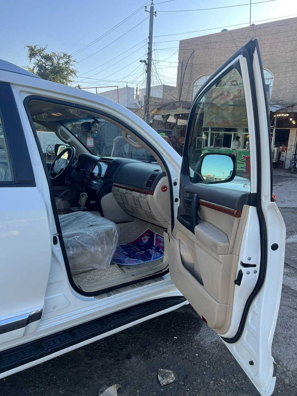 لاندكروزر 2015مكفوله عدا الدعامياترقم بغداد  العنوان بغداد الشعب***********غير متواجد ع الفيس
