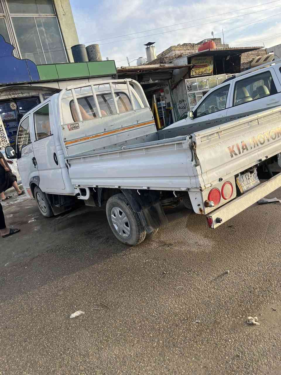 سلام عليكم 
سيارة كيا دبل قمارة للبيع موديل 2018 رقم قادسيه 
مكاني ديوانية 
للاستفسار ***********
