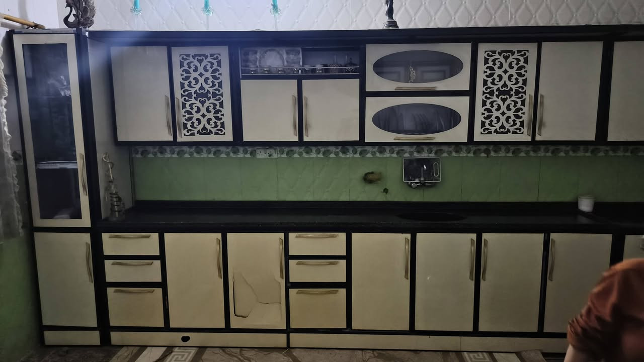 كاونتر للبيع تفصال نضيف كولش
***********
