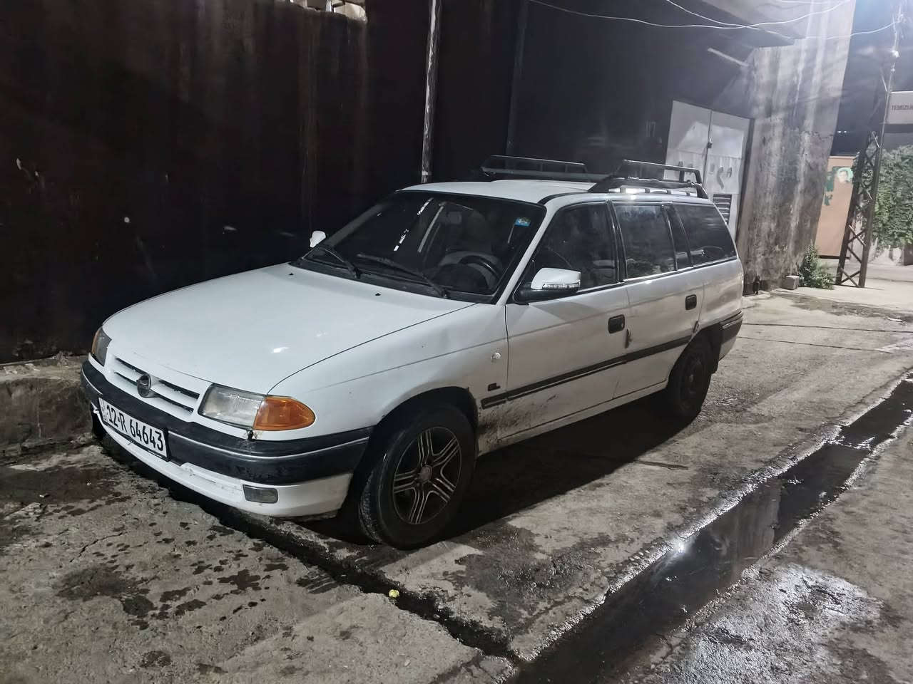 استره ستيشن 1992
محرك 1600

رقم نينوى كاربون بانزين 

السياره بدون تبديل 

بدون خيسان 

السياره قطتي الصبغ

العنوان موصل حي الرشيديه

الرقم ***********

