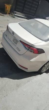 كورلا هايبرد صيني موديل 2024 علامه ماشيه 31000 السياره بيه طخه موضحه ب...