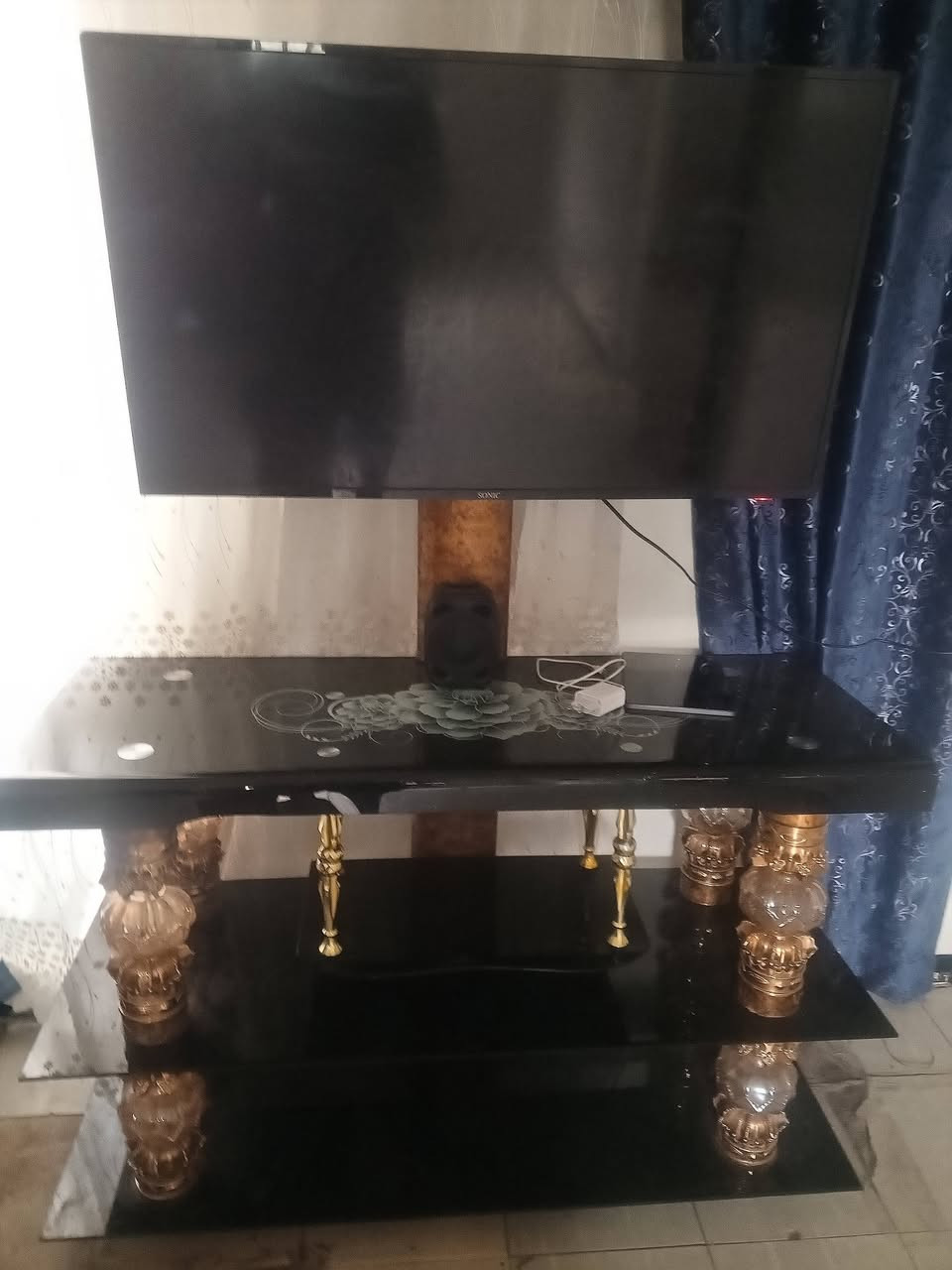 ميز بلازمه نضيف السعر 30
مبرده اثنين ونص الاسفل تعبان السعر 50


**إذا كنت صاحب هذا الإعلان وتريد حذفه لأي سبب، رجاءا أرسل رسالة إلى الدعم الفني**