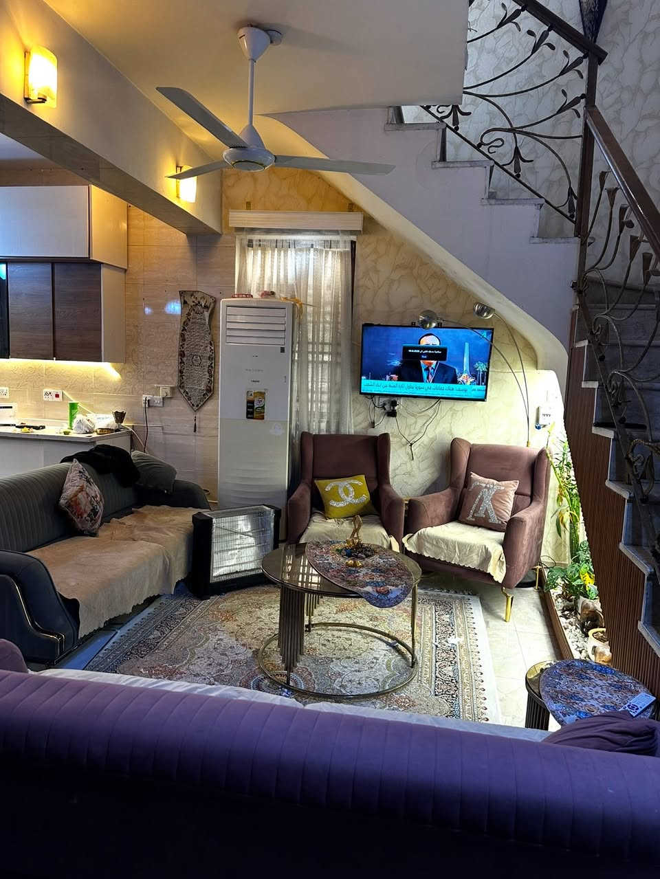 بيت للبيع 60م
ينفصل من150م
بعده ممفصول 
واجه6م نزال10م
حي الجهاد مربع الذهبي البيداء قريب على الشارع العام اول بيت بالفرع للتواصل ***********واتساب
