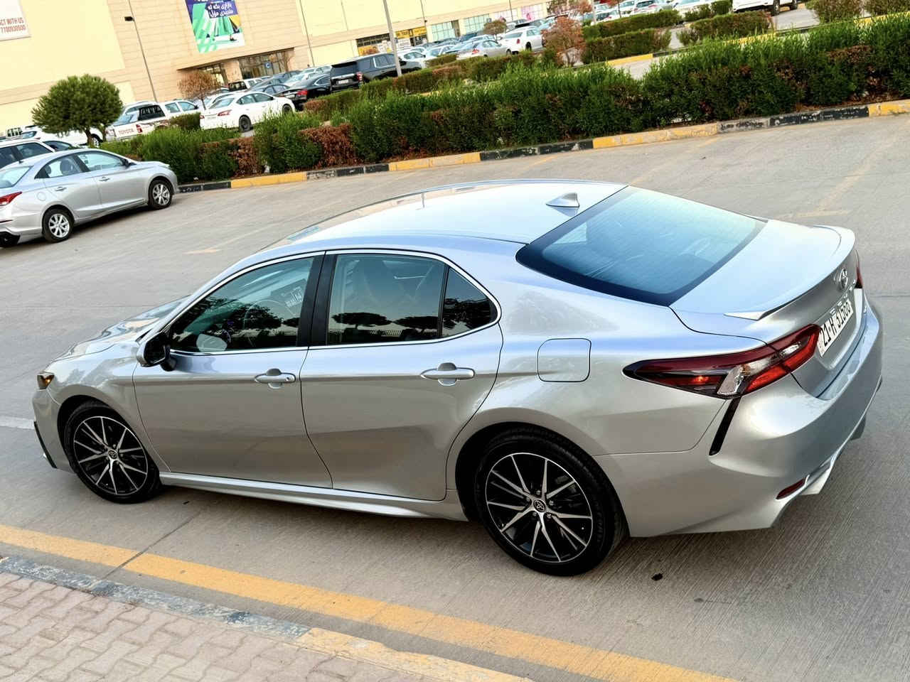 كامري 2022 SE
بيها صبغ فقط البونيد شرط فحص قطره دواخل مابيها

 الباقي مكفولا 

سيارة باسمي تسجيل اول مره ايد وحده

***********
