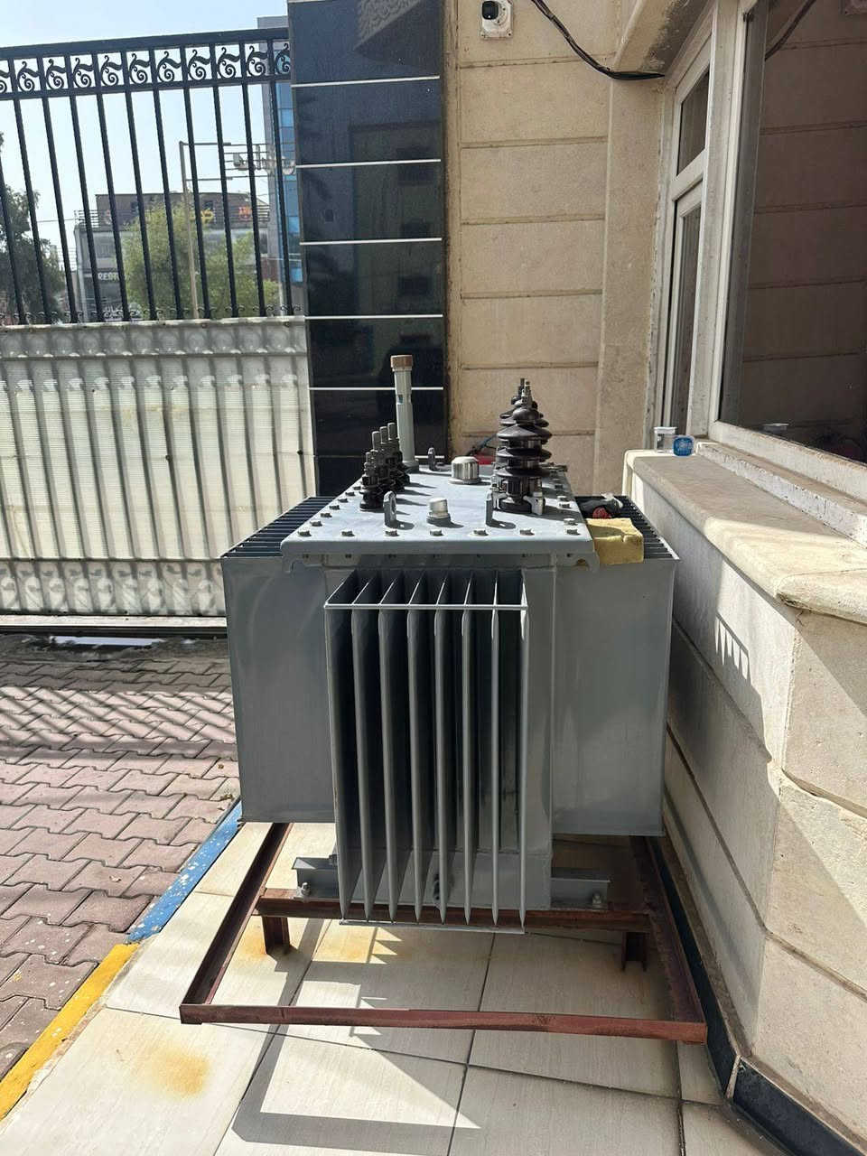 للبيع غير مستخدمه 400kva بسعر جداً مناسب ***********
