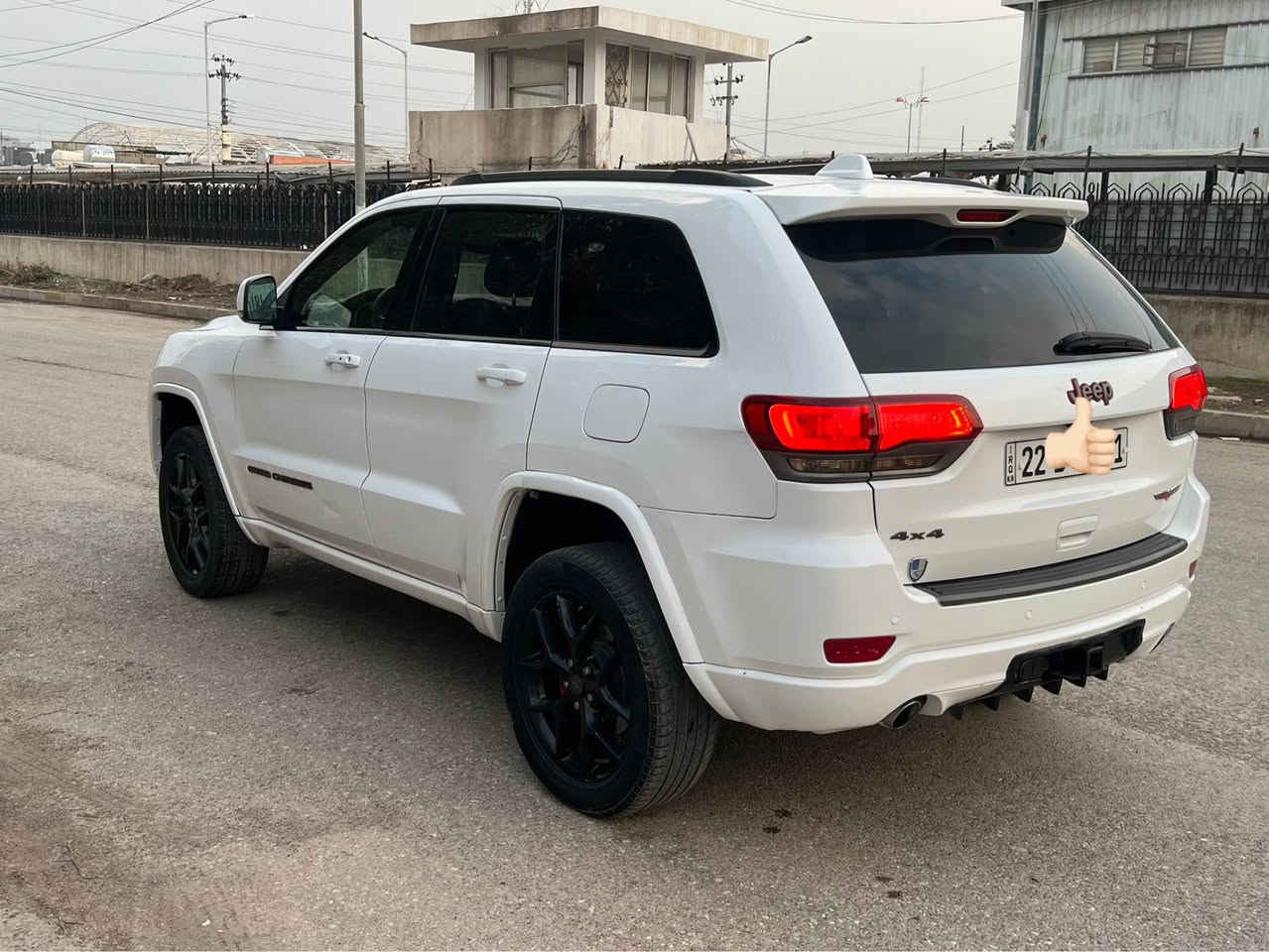 السلام عليكم جيب  شيروكي موديل 2017 سعر بلاش 175
بيه 4 قطع صبغ. فقط 
 فول موصفات جكات كشنات تبريد دفه كشنات كهرباء 
جلد ومخمل وبعد بيه هواي موصفات 
مكان سيارا اربيل 
*********** وتساب أربيل, العراق
