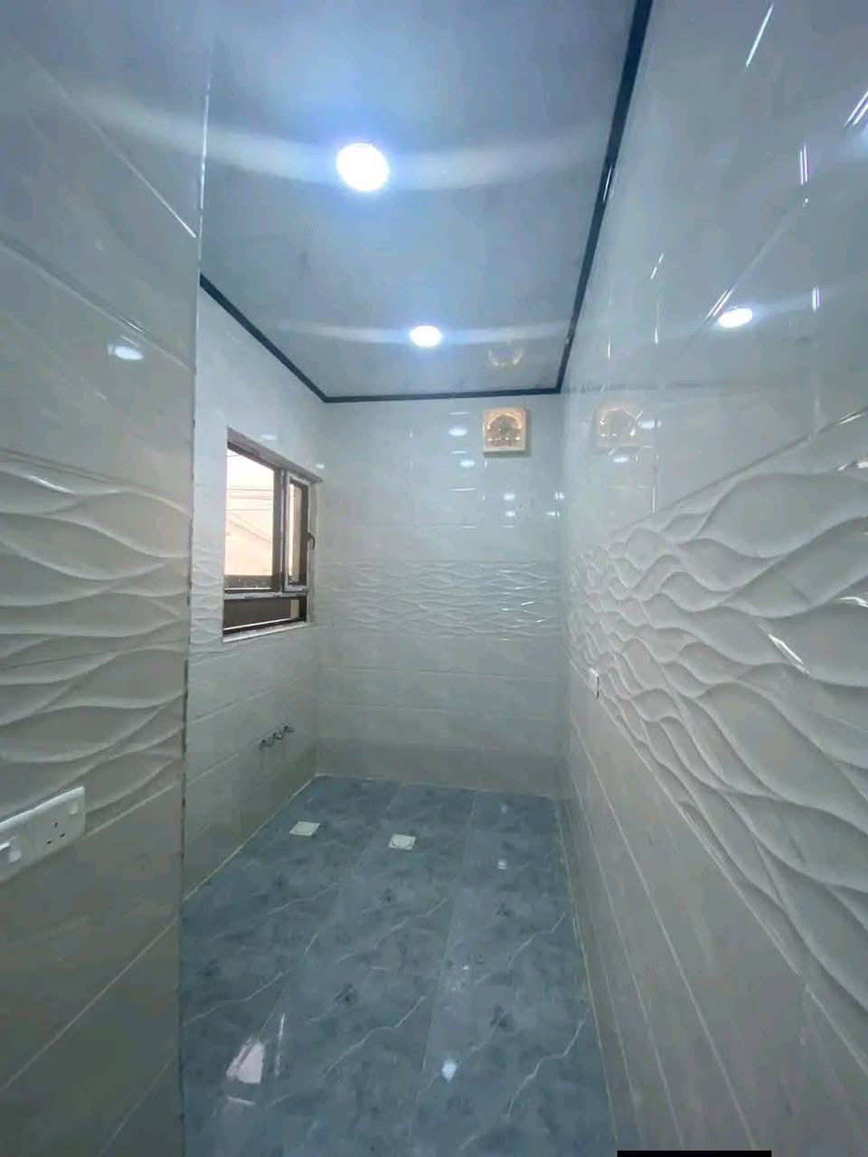 🏢 دار سكني       #بسعر_مناسب ٧٥مليون
📍 الموقع: حي السماح الثانية قرب سايدين 30
📐 المساحة: 100 م² | واجهة: 5 م
🔹 طابق واحد (كراج واستقبال مطبخ صالة وغرفة نوم وصحيات 
📲 واتساب مباشر (مراسلة/اتصال):
👉 https://wa.me/9647731012644
📞 اتصال مباشر:
📞 tel:***********
📞 tel:***********
📞 tel:***********
مكتب عمار الهزاع لتجارة العقارات والبناء
حي السماح سايدين بانزيخانة المشاعل قرب جامع طه
