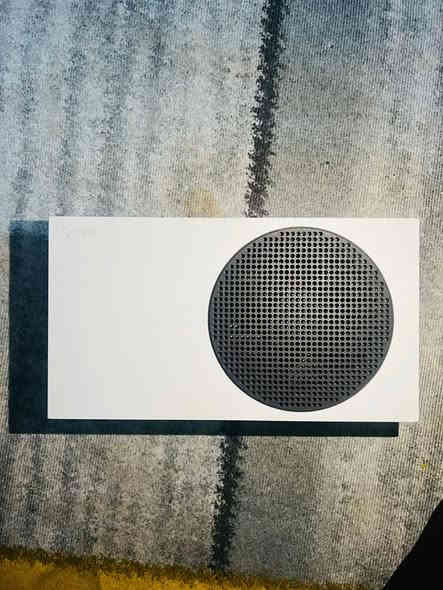 السلام عليكم إكس بوكس سيريس اس للبيع السعر 350 وبي مجال حق جيتك الجهاز اشتريته قبل الدوام بشهر سبب البيع طالب سادس الجهاز نضيف استخدام قليل جدا وبي حساب بيس كلش قوي الرقم 
***********
