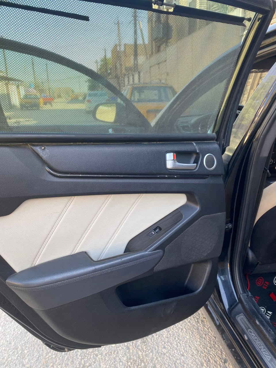 كاتنزا  V6 2012 
ماشي ٢١٦ 
فول مواصفات 
بنوراما 
بصمة بيبان + صندوك
مري شفت + نظام ترحيب لدخول سايق 
تدفئة كشنات 
كشن خلفي منفصل موس + تحكم صوتي 
كشن كهرباء سايق و الراكب 
كشن خزن 
ستيرن كهرباء 
تحكم ستيرن 4 جهات 
حساس مطر 
لد داخلي 
3 بردات الخلفيه كهرباء على بگ تصعد وتنزل 
منظومه زنن 
لايت لد وبكلايت لد 
حساسات 
جلد 
سستم صوت 
مصبوغه حزام 
للاستفسار *********** السعر 110
