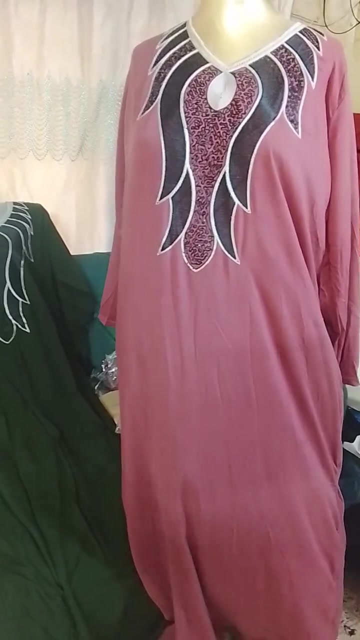 دشاديش كشمير غير مكفول سعر القطعة ب5


**إذا كنت صاحب هذا الإعلان وتريد حذفه لأي سبب، رجاءا أرسل رسالة إلى الدعم الفني**