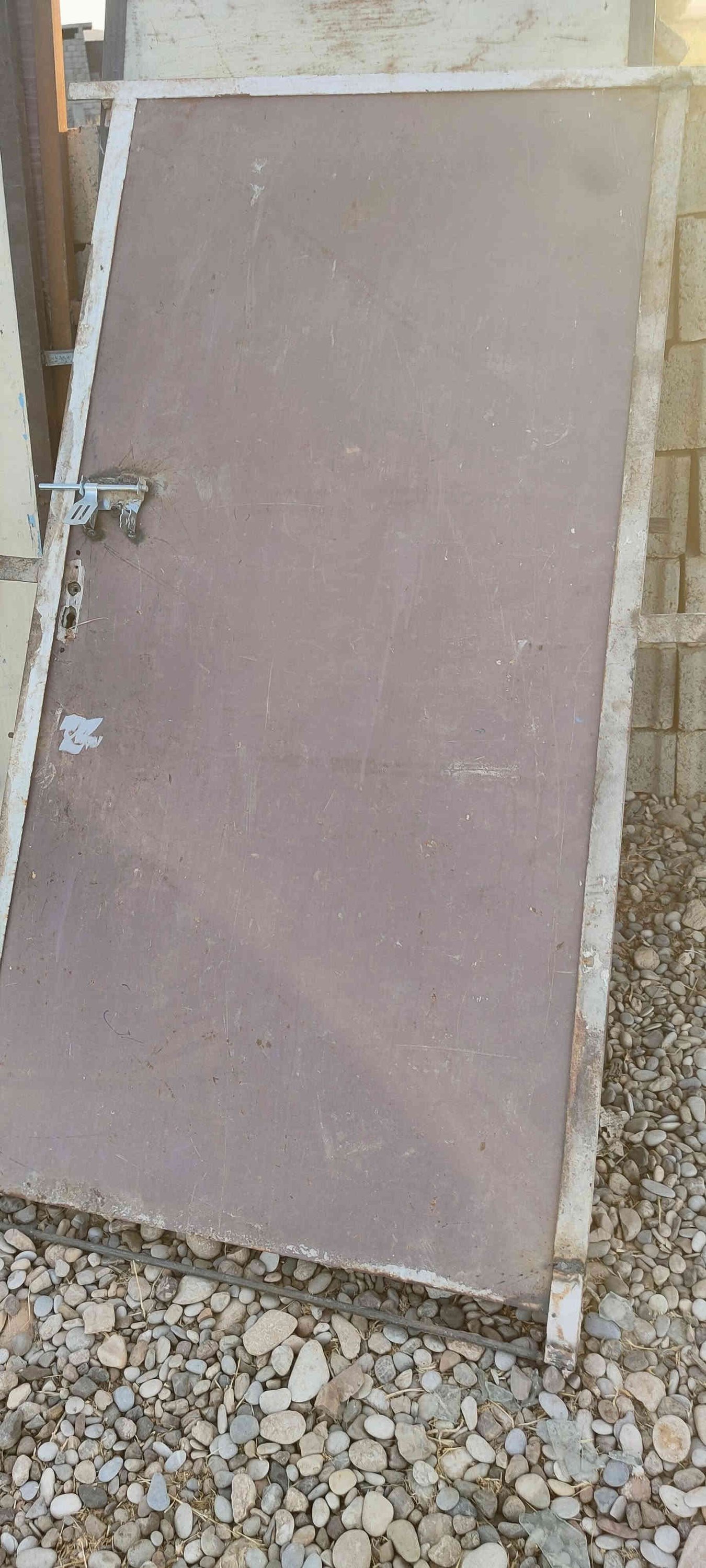 📢 سكلة أحمد اللهيبي للحديد المستعمل والجديد ترحب بكم 📢
@📦 وصلت البضاعة الجديدة! 🔧🪚🚪

بسم الله وعلى بركته، نوفر لكم اليوم تشكيلة مميزة من المواد الحديدية بأعلى جودة وأسعار منافسة:

🪜 درج دبل محجر أو درج تك محجر – (جديد فقط)
🚪 أبواب سلايت – (جديدة ومستعملة)+ابواب محلات 
🚪ابواب طلاكتين مستعمله + أبواب غرف وجه واحد ووجهين
شخاط مستطيل جديد+روطات مربعه (جديد)

📏 شيلمان + جينكو جديد 
📐 زوايا حديد – (مستعملة وجديدة)
📦 بواري حديد بمختلف الأحجام
⚙️ بواري صب ودنك صب – (أحجام متنوعة)
🪟 شبابيك مستعملة بحالة ممتازة
🧱 بوب بلاستك جديد بمقاسات متعددة
🧵 سيم شائك + منفاخي + سيم BRC بكافة الأحجام كما يوجد جوابي اكبار 

---

🟢 كما نشتري منكم أيضاً:
✅ أبواب وشبابيك مستعملة
✅ جينكو – شيلمان – سندويج
✅ حديد السكراب

---

📍 العنوان:
قرية الشيخ بابا أو عرب الجبيرة – طريق جلولاء - كلار
📌 بعد سيطرة أم الحنطة مباشرة

📞 للاستفسار والتواصل – واتساب وماسنجر متاح:
***********

🛠️ حيّاكم الله – زيارتكم تسعدنا في أي وقت
سكله احمد اللهيبي للحديد مستعمل
