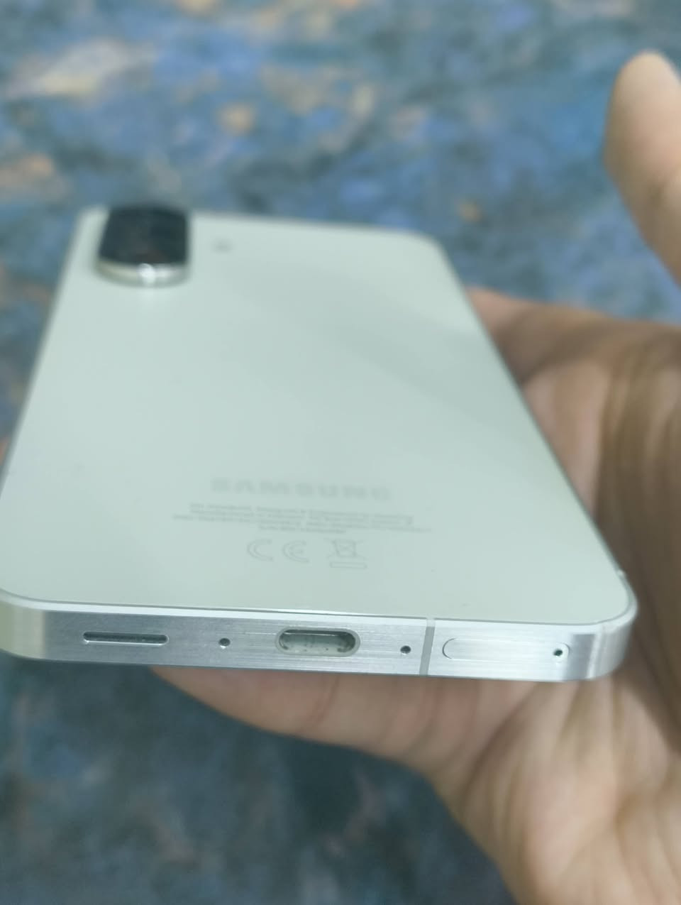 Samsung A56 12GB نظافة 100 
السلام عليكم 
جهاز سامسونك A56 مستخدم نظافة 100% لون فستقي
ذاكرة 256 رام 12 
الملحقات كاملة (علبة+كيبل)
السعر 550 الف قفل
تواصل ***********
مكان بغداد سبع ابكار (بدون توصيل)
مكلف بالنشر
