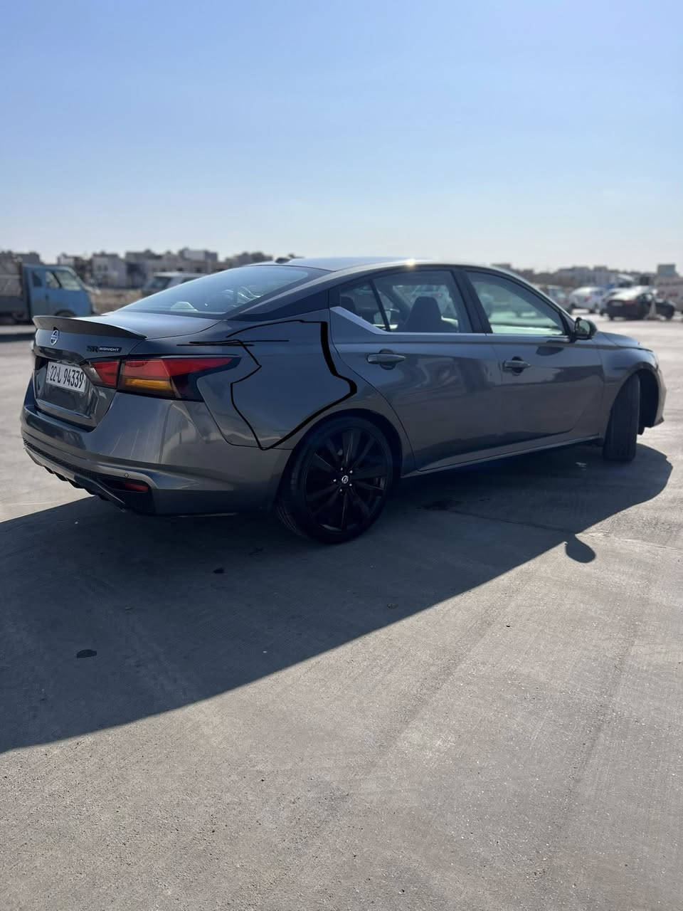 نيسان التيما 2022 sr midnight  فول موصفات كشن هيتر جلد ومخمل شيفت بل سترين سلايد ويل اسود بلادي 
بيها جاملغ خلفي مثل مموضح بل صورة صندوق مبدل بلادي بجم كبس بدون اي ايربالك كلهم شرط حجر كزوز شرط بلادي 
سيارة مكانها اربيل واتساب *********** سعر سيارة 168 ورقة بي مجال لليشتري
