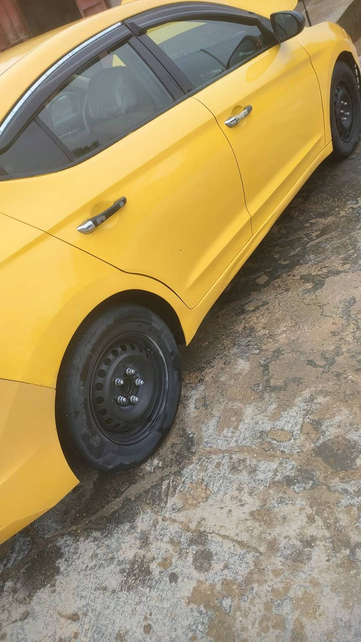 السلام عليكم انتره للبيع موديل 2020 بيها ثلاث قطع وسنويه بسمي وتحويل مباشر سعر  125 وبها مجال بسيط للستفسار على رقم الهاتف ***********
