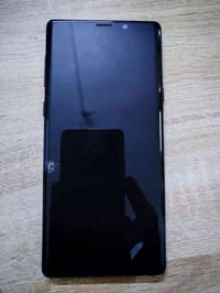 وبركاته سامسونك نوت ٩ ضربه بالكلاس الشاشه صاحيه ذاكره ١٢٨ السعر ١١٠ ال...