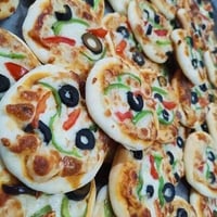 صباح الخير مستعدون بتجهيز طلباتكم من جميع الاكلات والملبس والفطائر للح...
