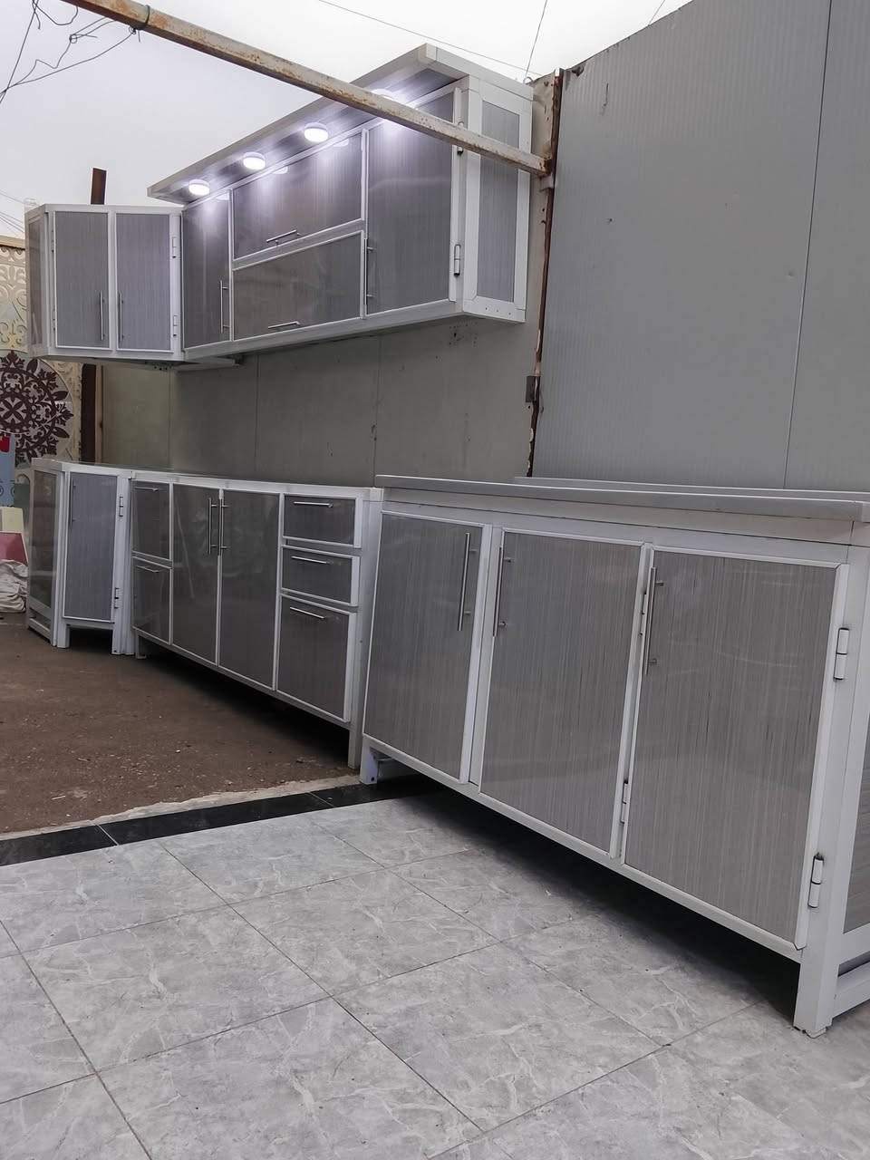 كاونتر خمس قطع فقط السنك مرمر تفصال درجه اولى اي ضرر ما بي العنوان بغداد الشعب الرقم /***********
