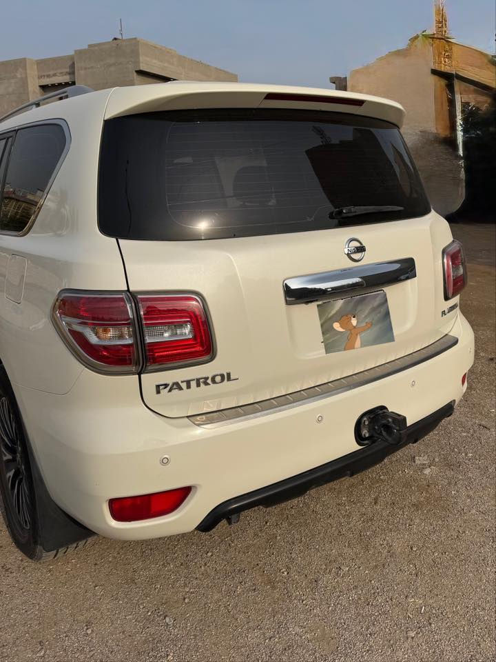 🚗 للبيع
Nissan Patrol Platinum 2016

نيسان باترول بلاتينيوم 2016  

المحرك المرغوب se

 🌍 المدينة – واسط /الكوت

  

  🛣️  المسافة المقطوعة - 90الف كيلومتر  

------------------------------------------------------------ 

✅ المواصفات:  

نيسان باترول بلاتينيوم 2016 | 

فخامة، قوة، واعتمادية نادرة وبحالة ممتازة! 🔥

✅ الموديل: نيسان باترول بلاتينيوم

✅ سنة الصنع: 2016

✅ العدد: 90,000 كم 

✅ الملكية: رقم بغداد

✅ الحالة: مكفولة من الصبغ بالكامل لكن فيها بارد قليل في الباب الخلفي نتيجه رجوع سياره عليها أثناء ركنها

✅ المالك: باسمي تحويل ثاني يوم 📦

✅ المكينة: 8 سلندر – 5600cc 💪

✅ نظام الدفع: فورويل (4x4) مثالي للبر والمدينة 🏜️🏙️

____________________________________

🌟 أبرز المواصفات:

🔸 مقاعد جلد فاخرة بالون المميز المشمشي كهربائية مع تبريد وتسخين

🔸ثلاث شاشات وسطيه و خلفيات مع نظام ملاحة

🔸 كاميرا خلفية + حساسات أمامية وخلفية

🔸 فتحة سقف

🔸 تحكم ستيرن متعدد الوظائف

🔸 مثبت سرعة (كروز كنترول)

🔸 مكيف ثنائي التبريد أمامي وخلفي ❄️

🔸 نظام تعليق مريح وناعم جداً

🔸 جنوط كروم أصلية

🔸 نظام مانع انزلاق + وسائد هوائية أمان كاملة

🔸 تحكم مستقل بدرجة حرارة لكل صف

🔸 دخول وتشغيل بصمة

💰 السعر:     325$

تواصل: *********** /محمد
