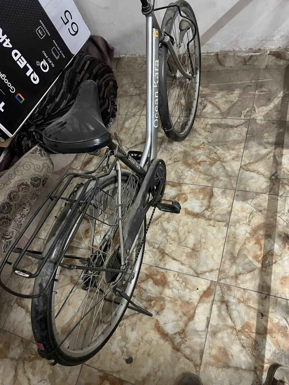 السلام عليكم بايسكل للبيع بايسكل رمبة جديد زوج تايرات جديد البايسكل مضموم ما طالع للشارع بايسكل كلة شغال مابي شي ما يشتغل 125وبي مجال حك الجية 
 رقمي  ***********  
مكاني الدورة
