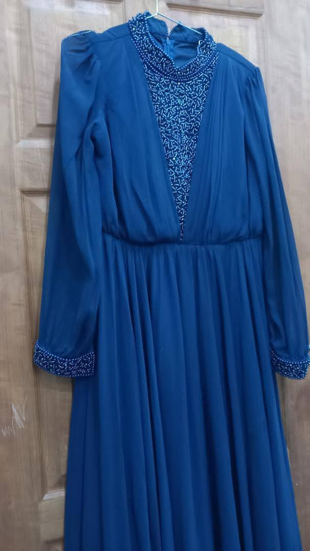 مرحبا بنات فستان للبيع سعره  ب٤٠ اخذته  ب٨٠ ملبوس  فقط  مره  يلبس  قياساات خاصه  يعني  من وزن  ٧٥ وفوك لونه  مو ازرك  نيلي  لونه مكاني الثعالبه  وعندي توصيل


**إذا كنت صاحب هذا الإعلان وتريد حذفه لأي سبب، رجاءا أرسل رسالة إلى الدعم الفني**