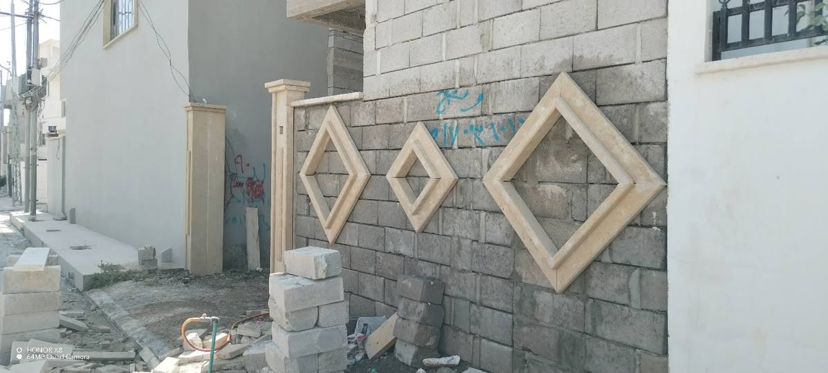 سلام عليكم شغلي حلان مرمر كوبنات ابواب شبابيك سعر متر حلان  طول 3500
سعر متر مرمر طول 4500
شغلي داخل موصل
***********
***********
