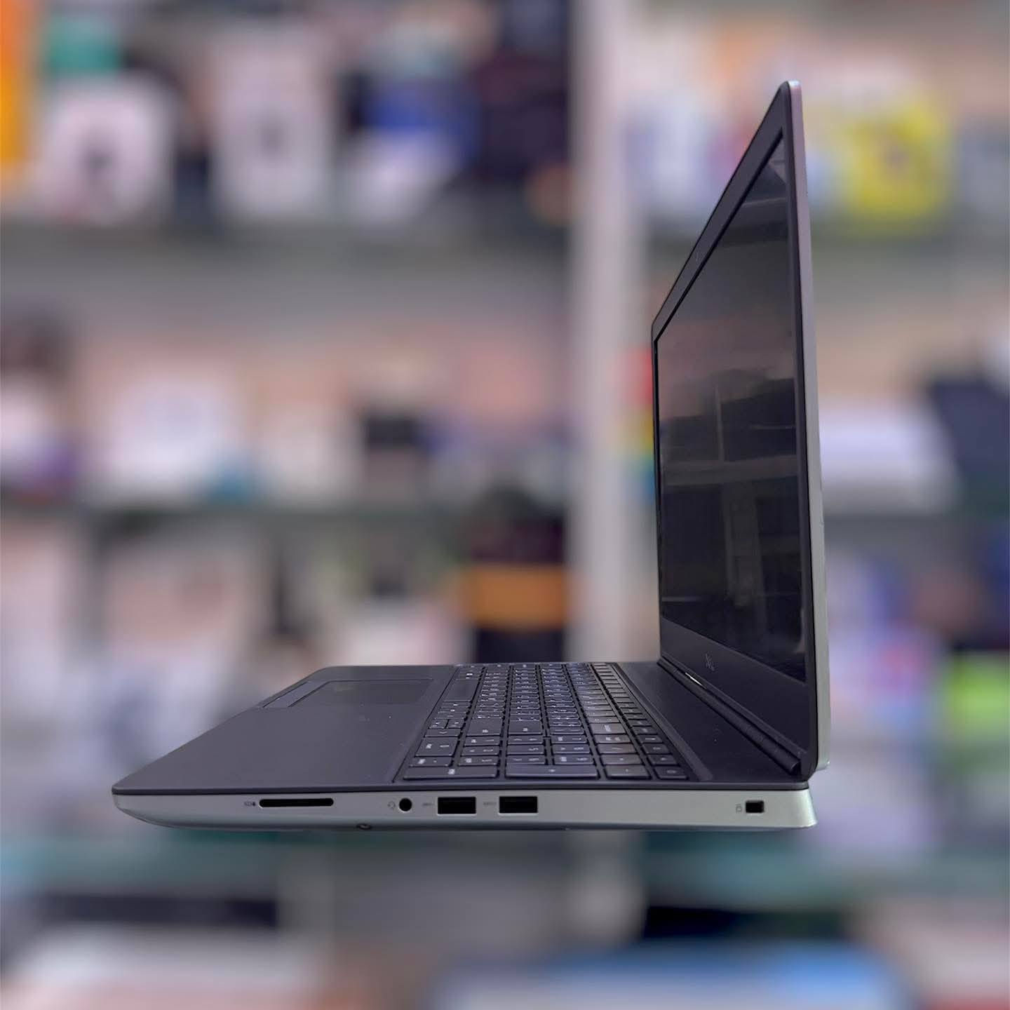 Dell Precision 7550
المواصفات : Intel Core i7-10850H
 معالج كور اي ٧ الجيل العاشر فئة H
‏‎رام: 16GB DDR4
‏‎ذاكرة: 512GB SSD
كرت شاشة داخلي : 8GB INTEL SHARE
كرت شاشة خارجي : NVIDIA T1000 4GB
‏‎حجم الشاشة: 15.6inch FHD
كيبورد عربي انگليزي
‏‎مدخل USB A  و Type C و منفذ سماعة
منافذ HD , SD CARD , Mini DP , LAN
توصيل جميع المحافظات ٥ الاف
ماوس وحقيبة هدية مع الجهاز
ضمان لمدة ١٠ ايام من تاريخ الوصل
مراسلتنا عبر الواتساب او الماسنجر
***********
