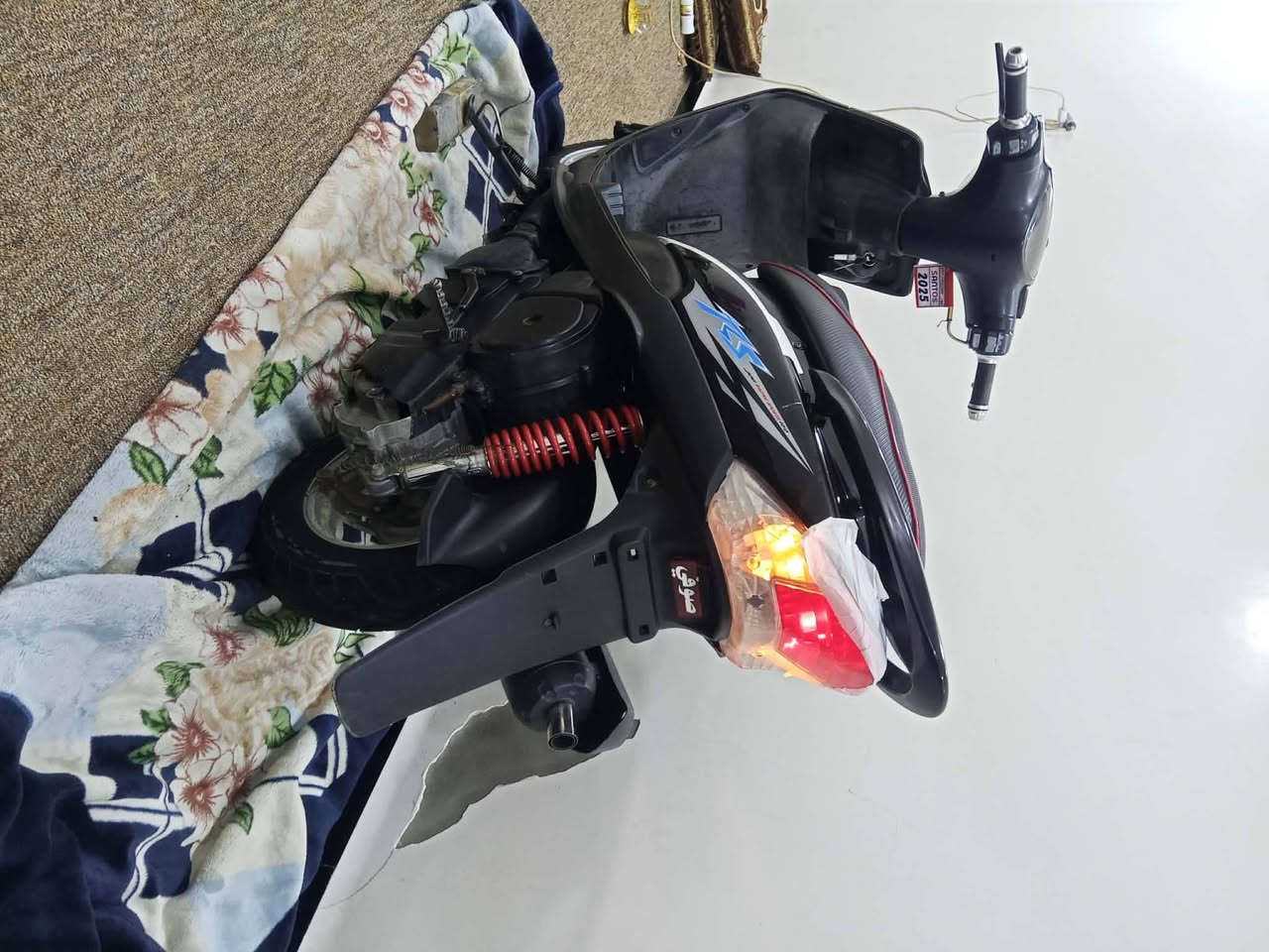 سلام عليكم
دراجه ماكس البيع عـله 
  سـعر حاص 

سلف/ رياضي 
بوشه /55
كهربايلت/ شغال 
عداد \ما يشتغل  بس طوافه
كفرات \مختم
كلجات قايش \جديد 
تواير\ جديد 
وياله\ تزويد
الستفسار. 
رقم جهاز /***********

واتساب /***********
