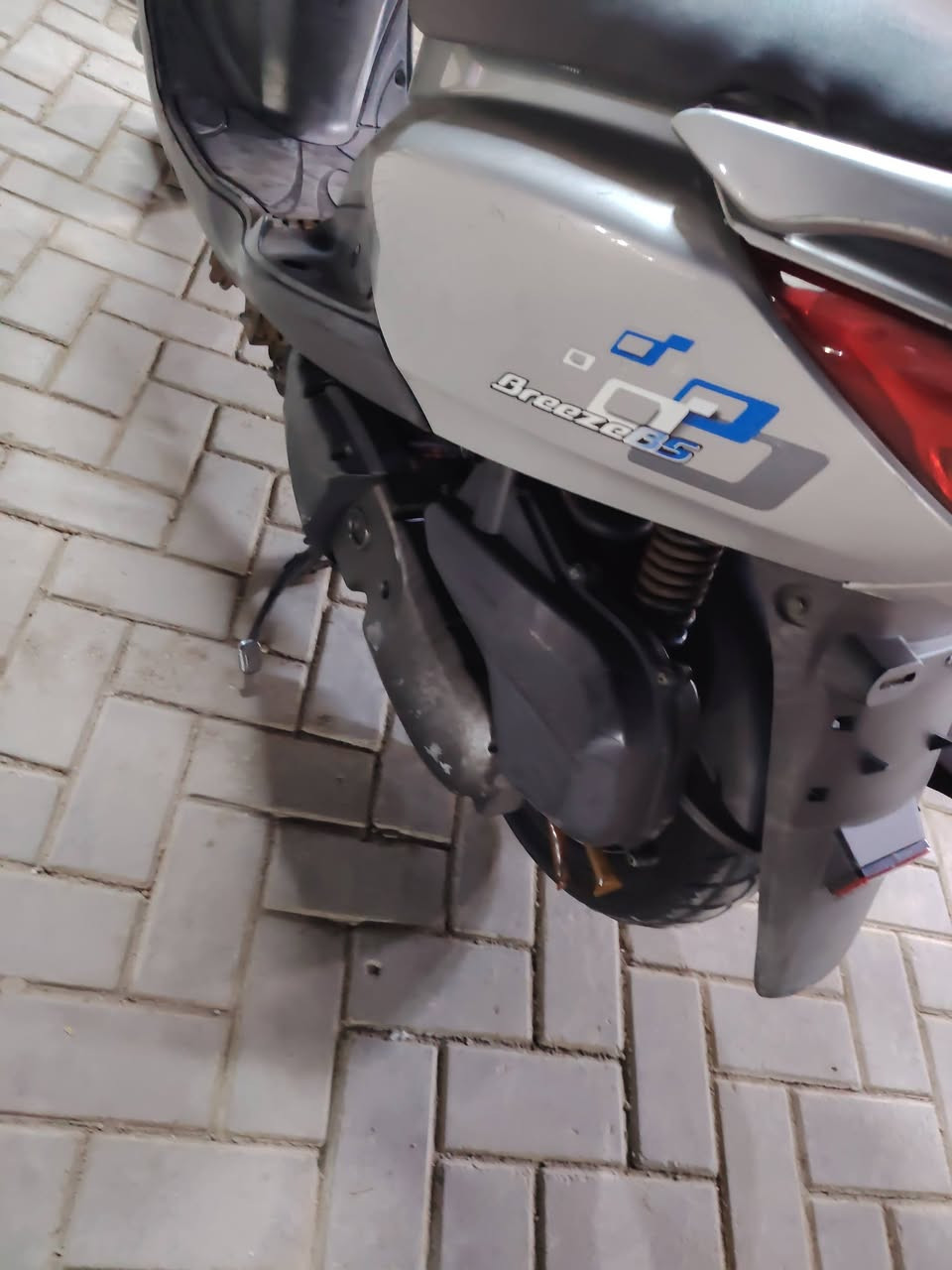 دراجه بريز بغبغاء نوزل دراجه بحاله الوكاله مكاني بغداد مدينه الصدر *********** السعر ١٢٠٠
