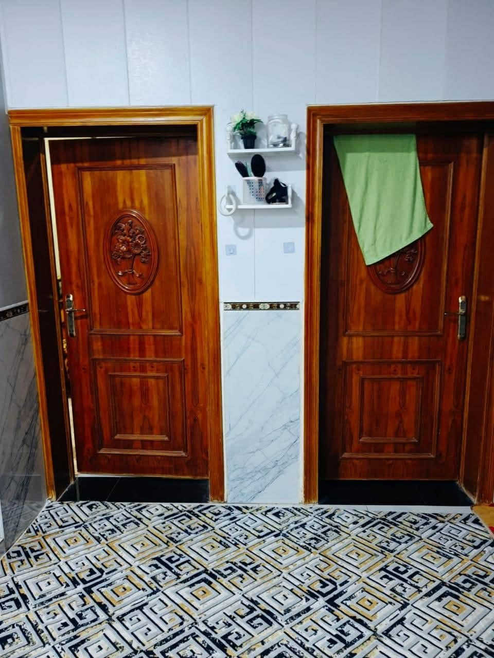 دار للبيع في مجمع الدوح 219 متر ركن طابقين
على شارع 20 وشارع 15 
طابقين 6 غرف ومطبخ وصحيات عدد3 وبراني وكراج وصالتين 

السعر الكلي 185 وبي مجال 
مطلوب 40 تقريبا من ضمن السعر

(نستقبل جميع العروض العقارية )
ارسل لنا تفاصيل العقار عبر الواتساب 
للاستفسار اكثر مراسلة او الاتصال عبر الواتساب 
***********
مكتب السيادة للعقارات 
عنوان المكتب📍 حي الحسين شارع الاربع سايدات مجاور مصرف الجنوب
