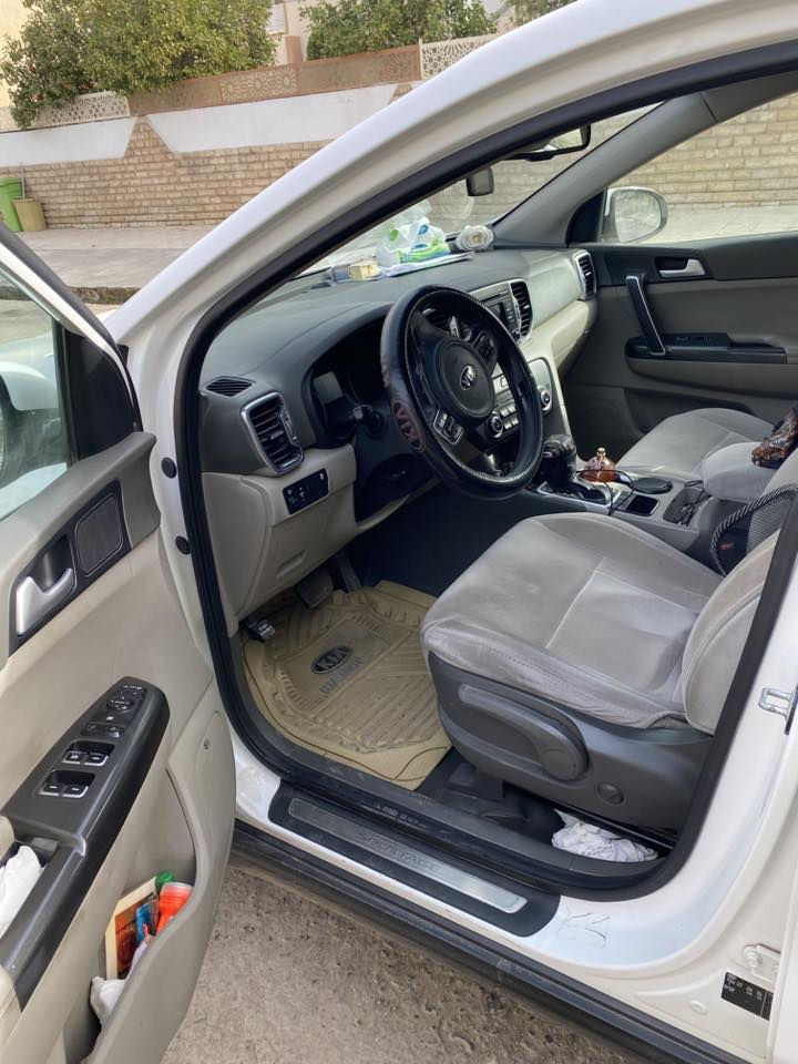 السلام عليكم كيا سبورتج موديل 2017 رقم بغداد خليجي بسمي السيارة جاهزة تدفئة تبريد تخم تاير محرك كير خير من الله حساسات خلفي امامي بصمه السيارة عله وضع الشركة كلشي مامفتوح بيها ماعدة شبر بخشم البنيد صبغ مكان السيارة بعقوبه السعر 175$ للاستفسار ‭0771 168 3422‬
